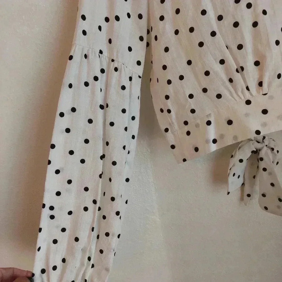 Le Lis Size Large Cotton Blend Polka Dot Crop Tie Back Top - Picture 4 of 6